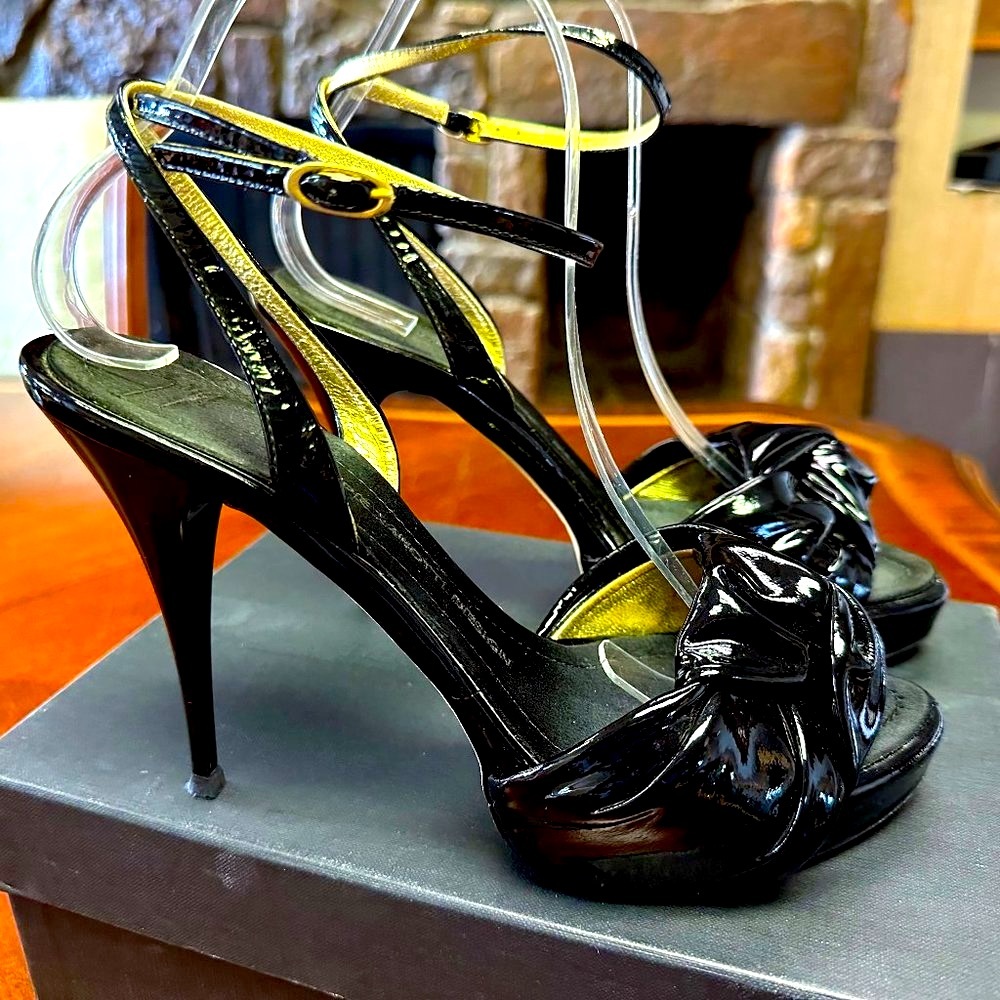 Beautiful Giuseppe Zanotti Ankle Strap Sandals EU 39 Like New With Box-Dust Bag